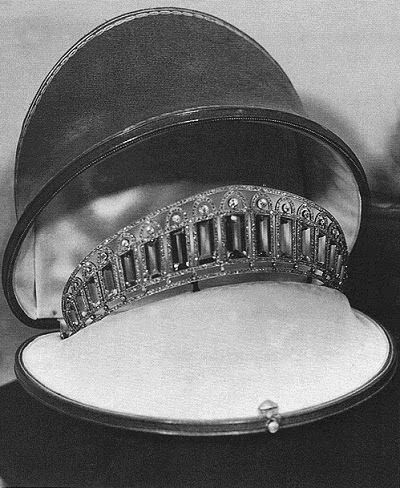 Empress Alexandra Feodorovna's Aquamarine Tiara 4