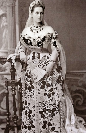 1880 ca. Reine Olga de Grèce 1