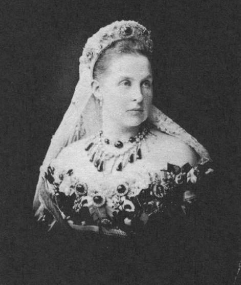 1880 ca. Reine Olga de Grèce 3